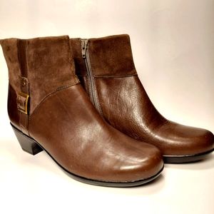 Clarks Bendable Ingalls Dover Bootie 9.5 NWOT